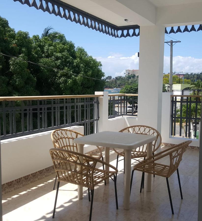 Hostal Marina Samana Kültér fotó