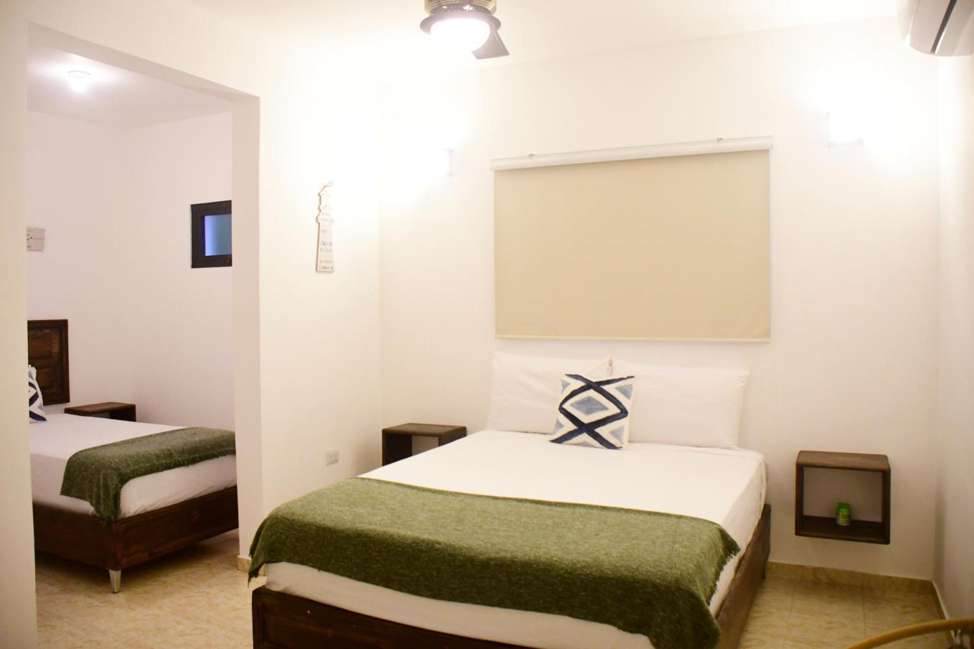 Hostal Marina Samana Kültér fotó